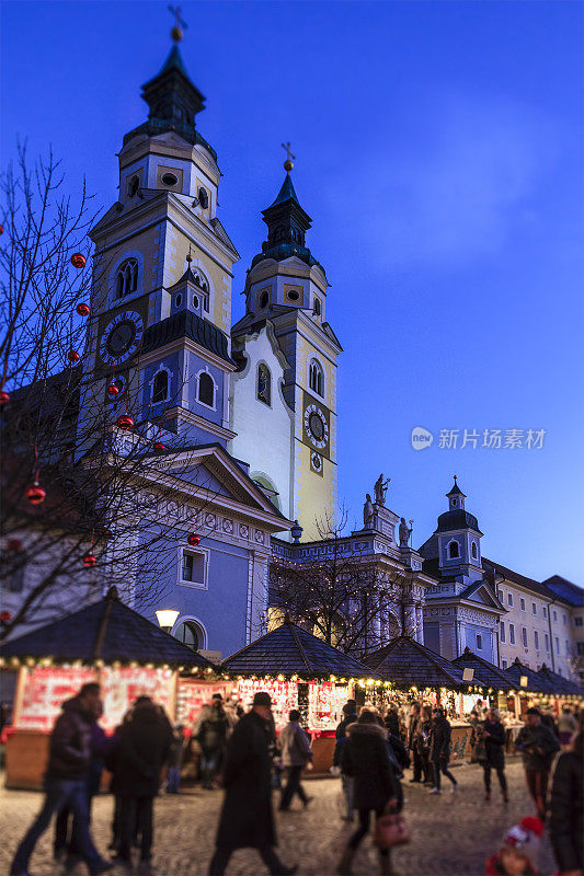 Bressanone (Brixen) 在圣诞节，大教堂广场 - 意大利